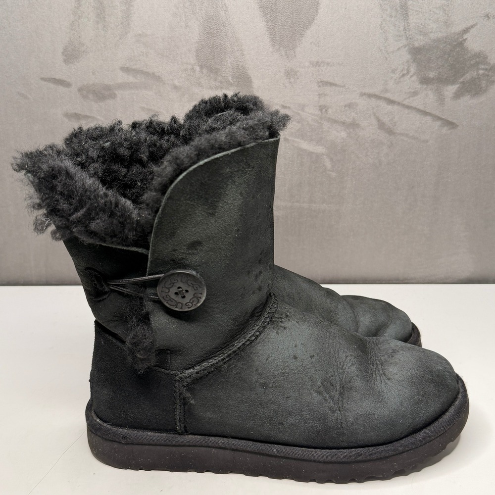 UGG Bailey Button II Boots Women 8 Black Suede Shearling Mid Calf Winter 1016226